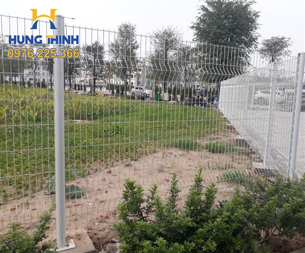 Mẫu hàng rào lưới thép năm 2023