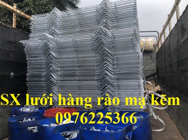 sản xuất lưới hàng rào mạ kẽm