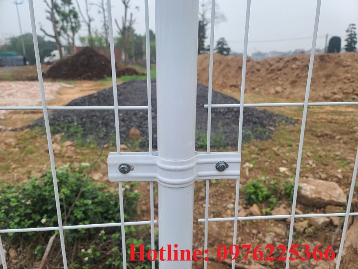 hàng rào lưới sơn tĩnh điện màu trắng