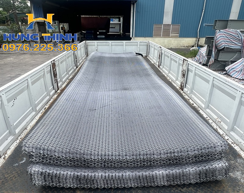 Lưới mắt cáo sử dụng làm sàn thao tác